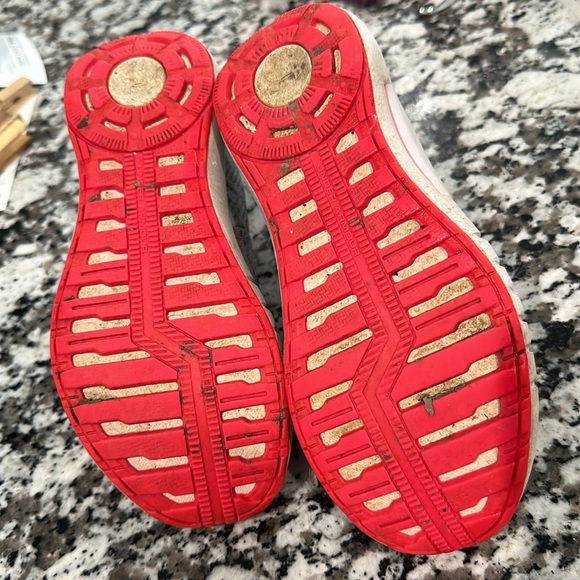 Girls under armor Velcro slip ons - Picture 3 of 6